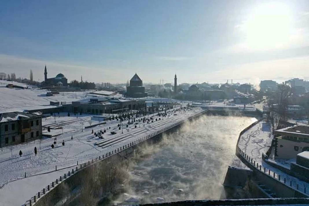 Soğuk hava rekoru kıran ilçe, dudakları uçuklattı! 6
